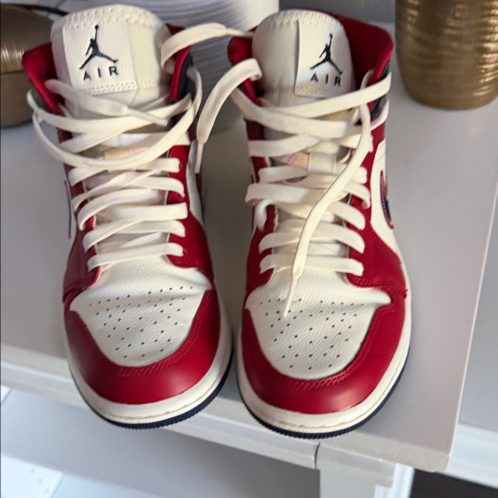 Women Jordan 1 Excellent condition